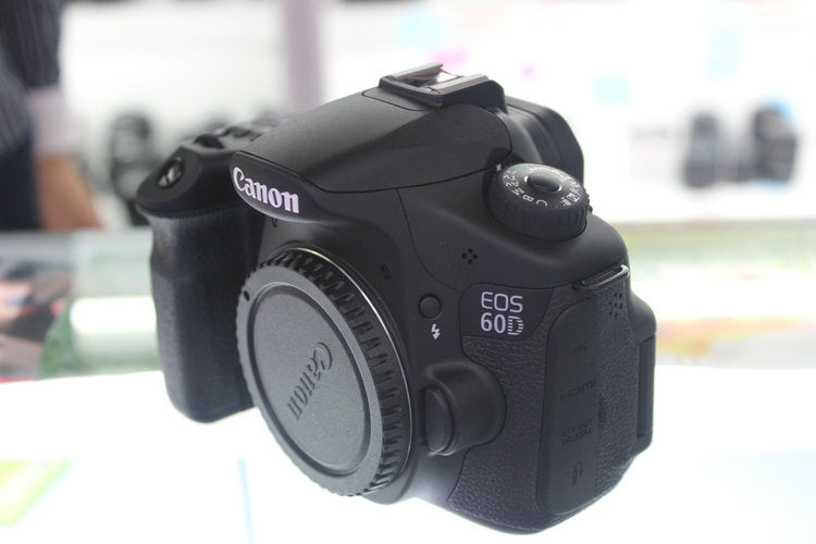 USED Canon EOS 60D 18 MP CMOS Digital SLR Camera with 18-55mm f/3.5-5.6 IS II SLR Lens