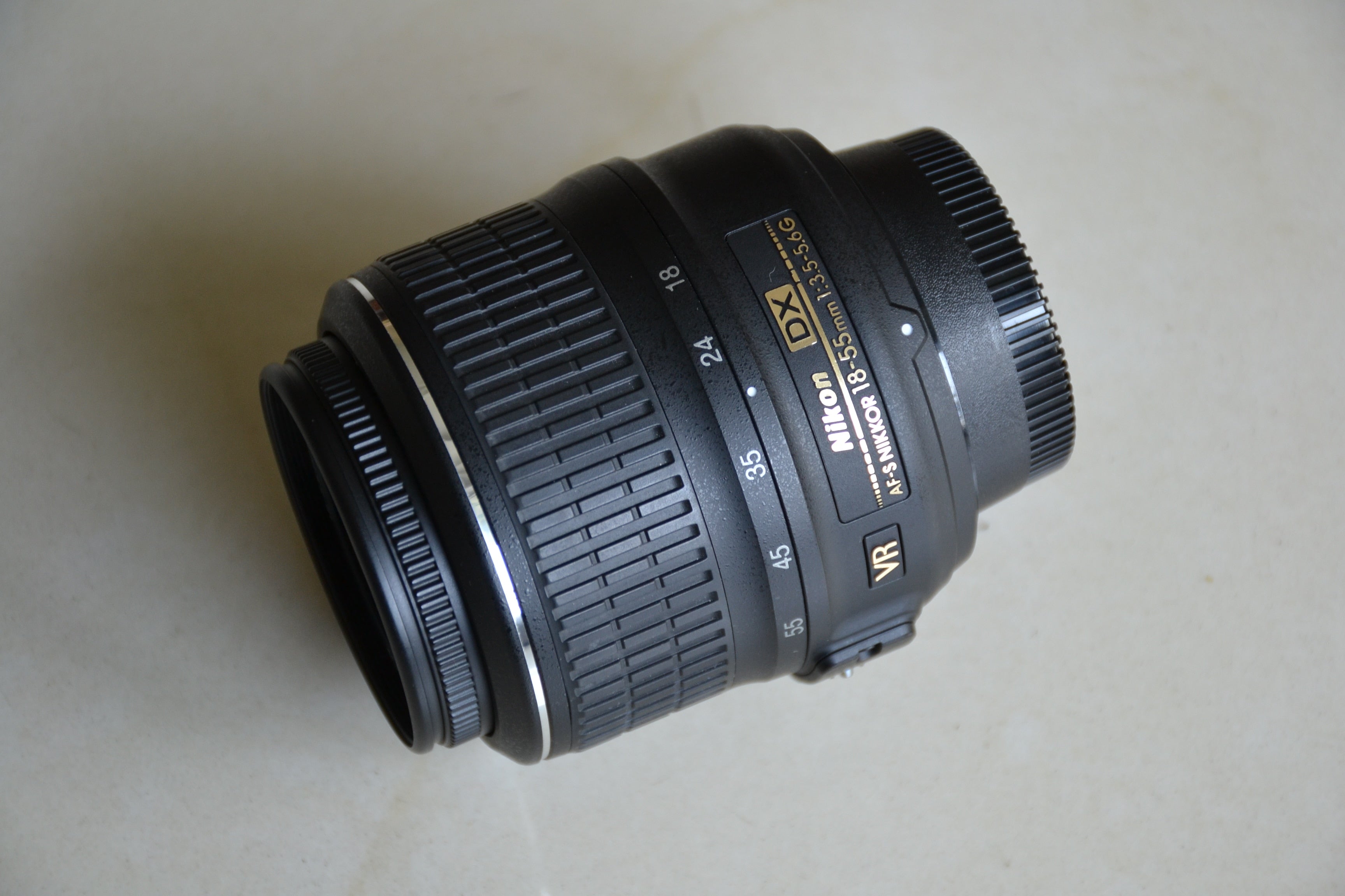 USED Nikon NIKKOR 18-55mm f/3.5-5.6G VR AF Lens Auto & Manual Front Lens Rear Lens Cap