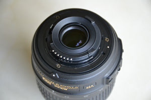 USED Nikon NIKKOR 18-55mm f/3.5-5.6G VR AF Lens Auto & Manual Front Lens Rear Lens Cap