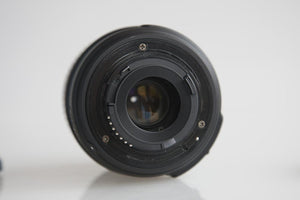 USED Nikon NIKKOR 18-55mm f/3.5-5.6G VR AF Lens Auto & Manual Front Lens Rear Lens Cap