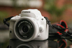 USED Canon EOS100D Digital SLR Camera with lens